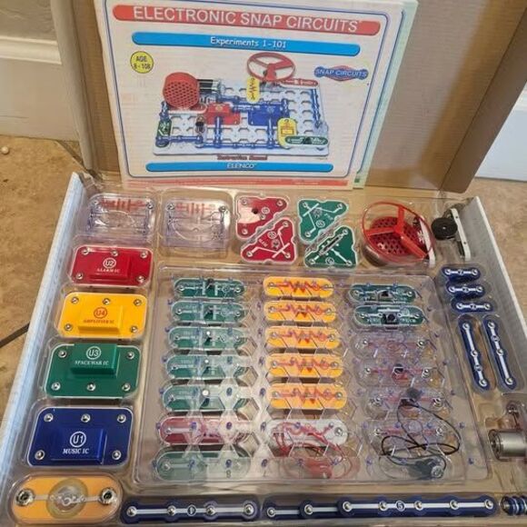 Electronic Snap Circuit Projects For Kids - Picture 2 of 4